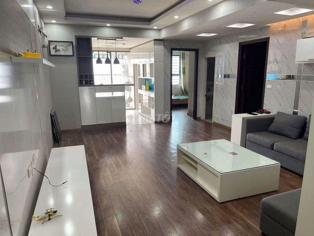 Rent C/c Carillon 5, Bi-Biull Street 3 bedrooms for 15 million a month.