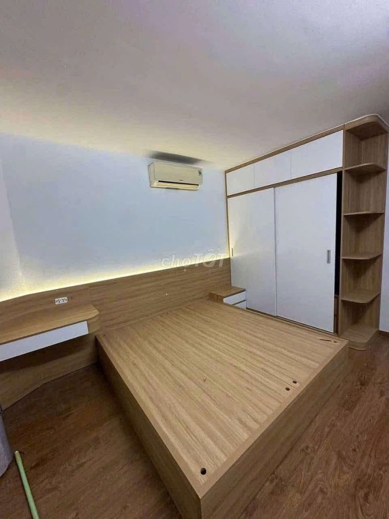 Rent C/c Carillon 5, Bi-Biull Street 3 bedrooms for 15 million a month.