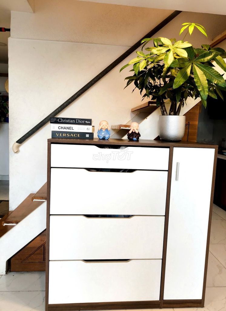 Rent Hưng Vượng 3 District 7, area: 70 meters two bedrooms, there's all seven.