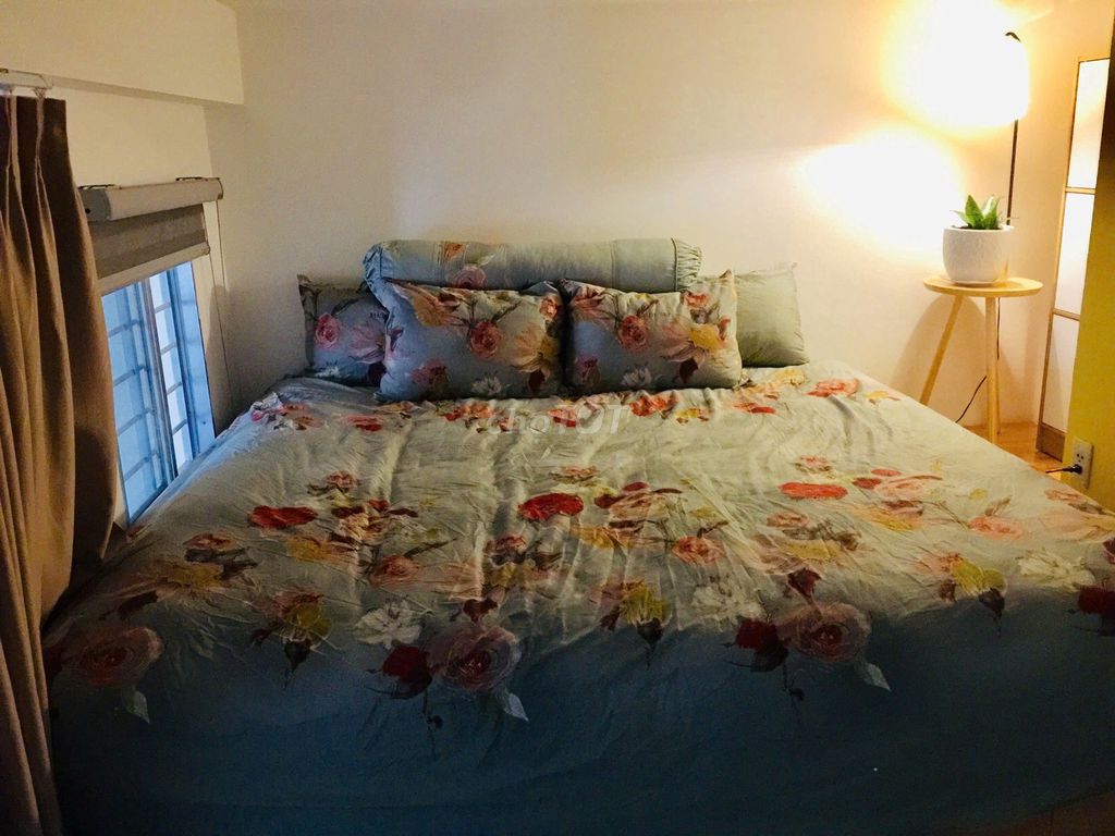 Rent Hưng Vượng 3 District 7, area: 70 meters two bedrooms, there's all seven.