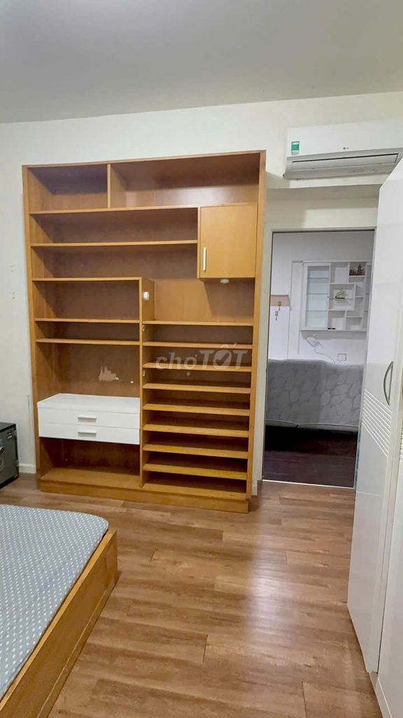 Rent apartment to the park 2 bedrooms at 10 million a month.