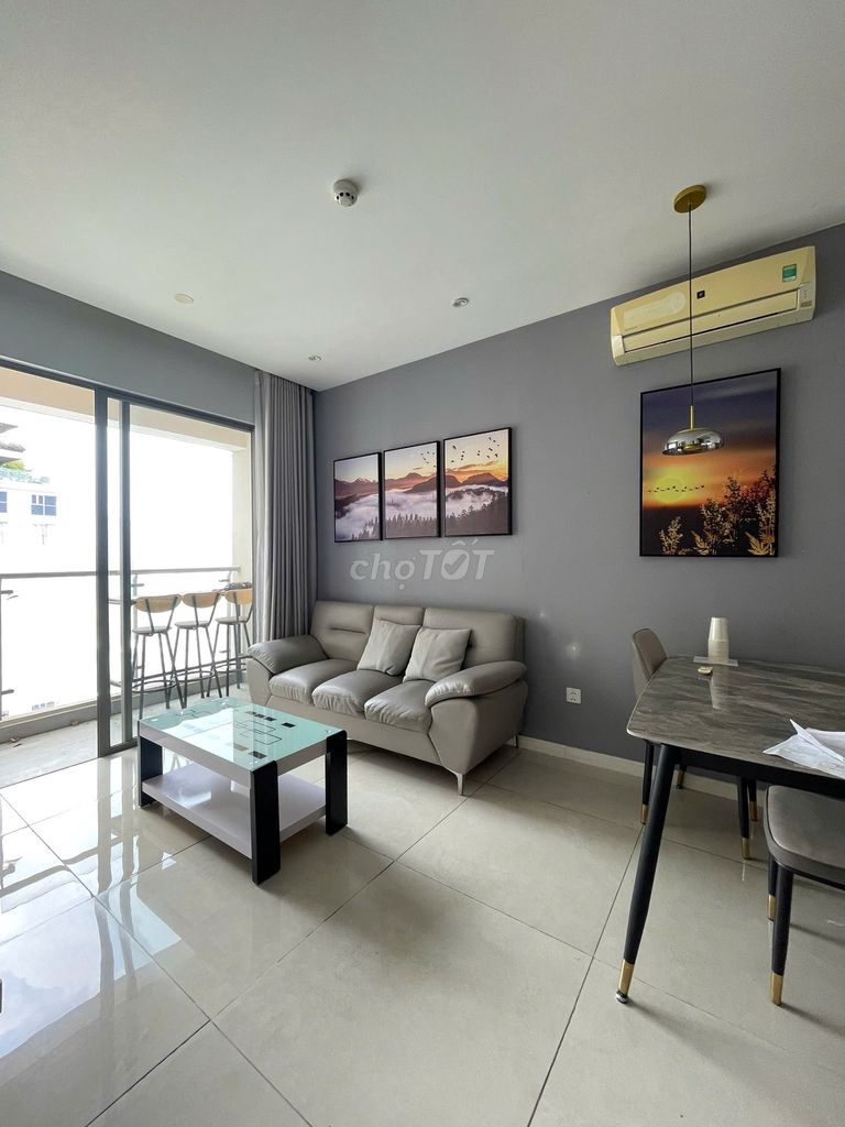 Renting two Milllenium Bến Vân Đồn bathrooms, 4th District.