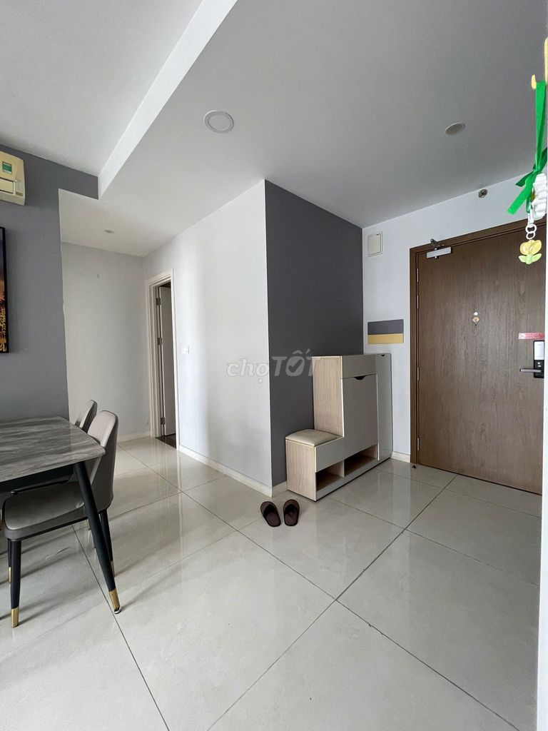 Renting two Milllenium Bến Vân Đồn bathrooms, 4th District.