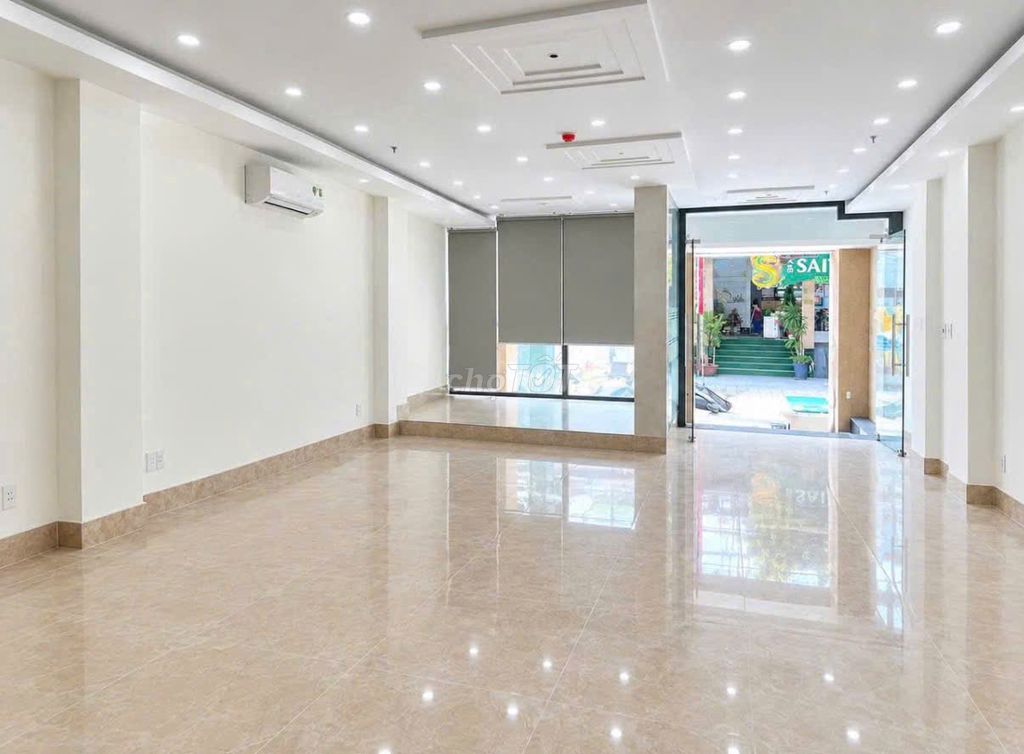 Rent building 340 Lý Thường Kiệt, District 10 – 7 stories, elevator - 100 million.