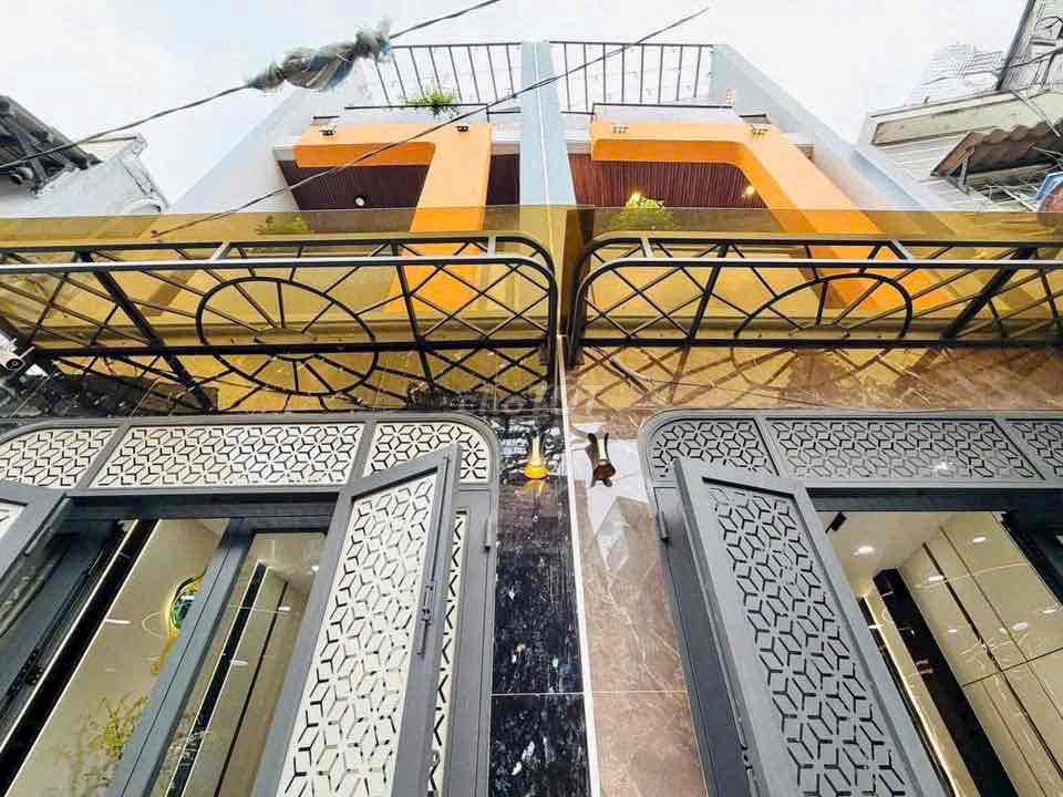 The new full interior is 50 meters 2nd floor four bedroom 4t Nguyễn Sỹ Sách toilet