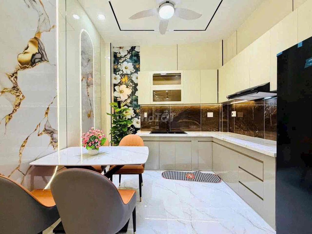 The new full interior is 50 meters 2nd floor four bedroom 4t Nguyễn Sỹ Sách toilet