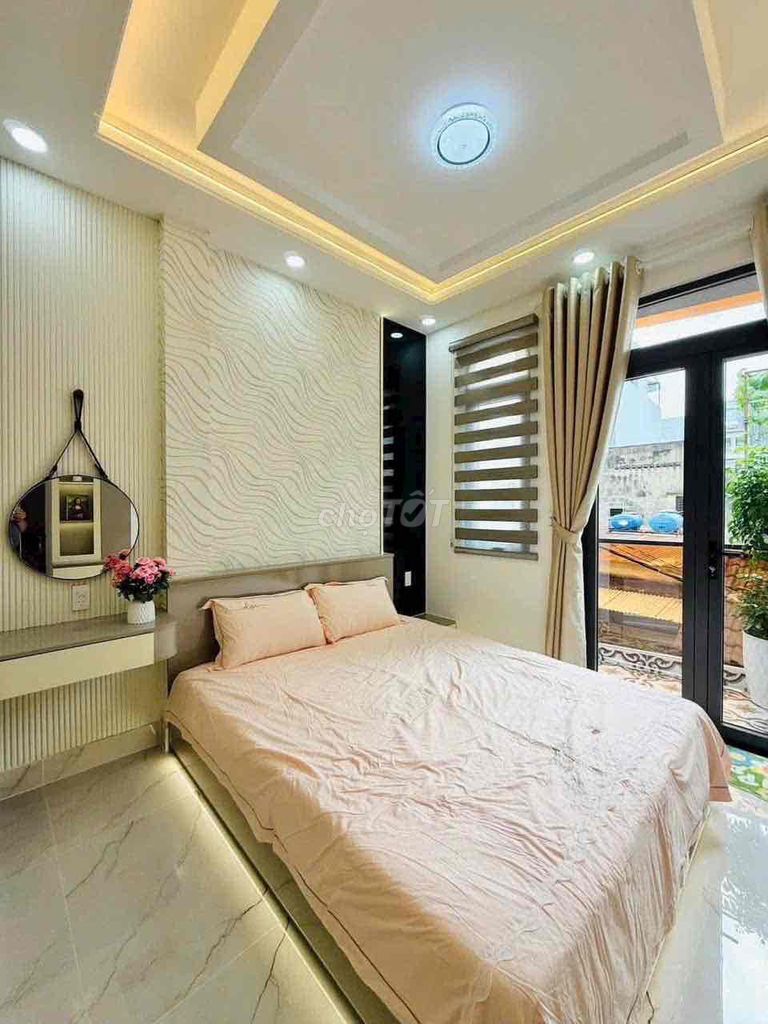 The new full interior is 50 meters 2nd floor four bedroom 4t Nguyễn Sỹ Sách toilet