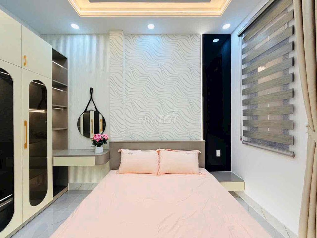The new full interior is 50 meters 2nd floor four bedroom 4t Nguyễn Sỹ Sách toilet