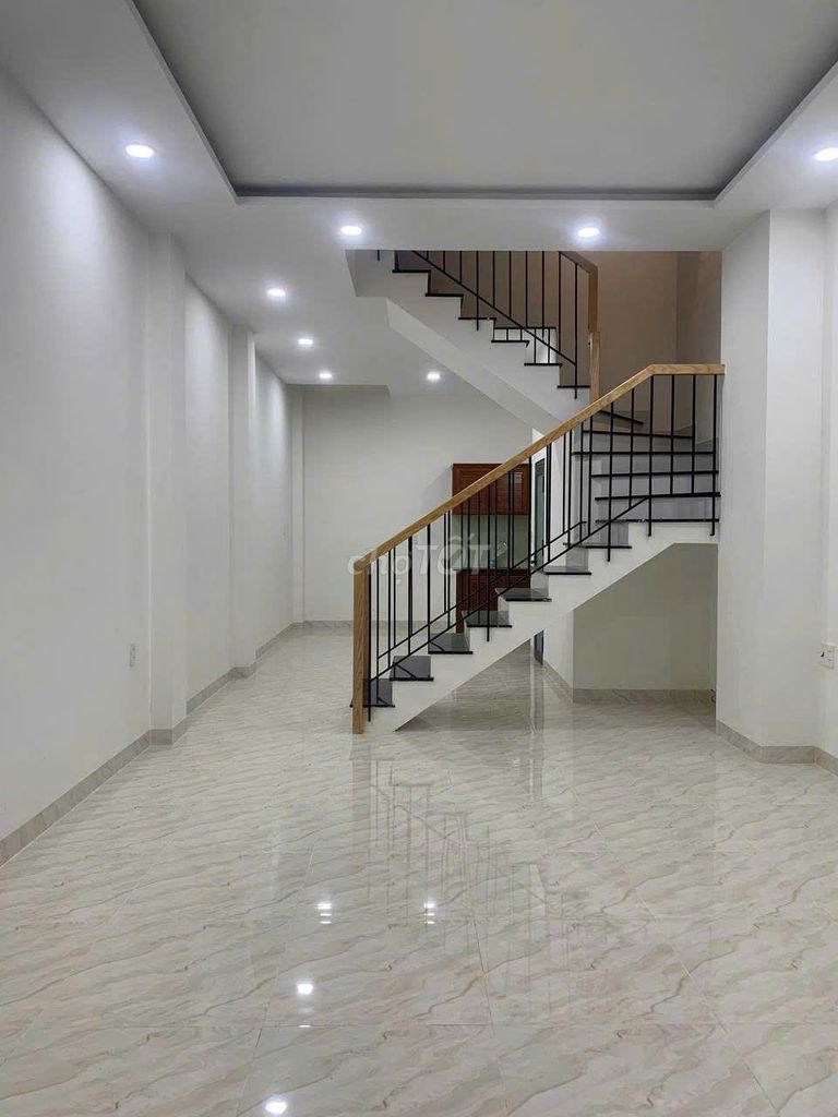 Need to rent an alley house 31/6 A Hoàng Hoa Thám-713 QTân Bình