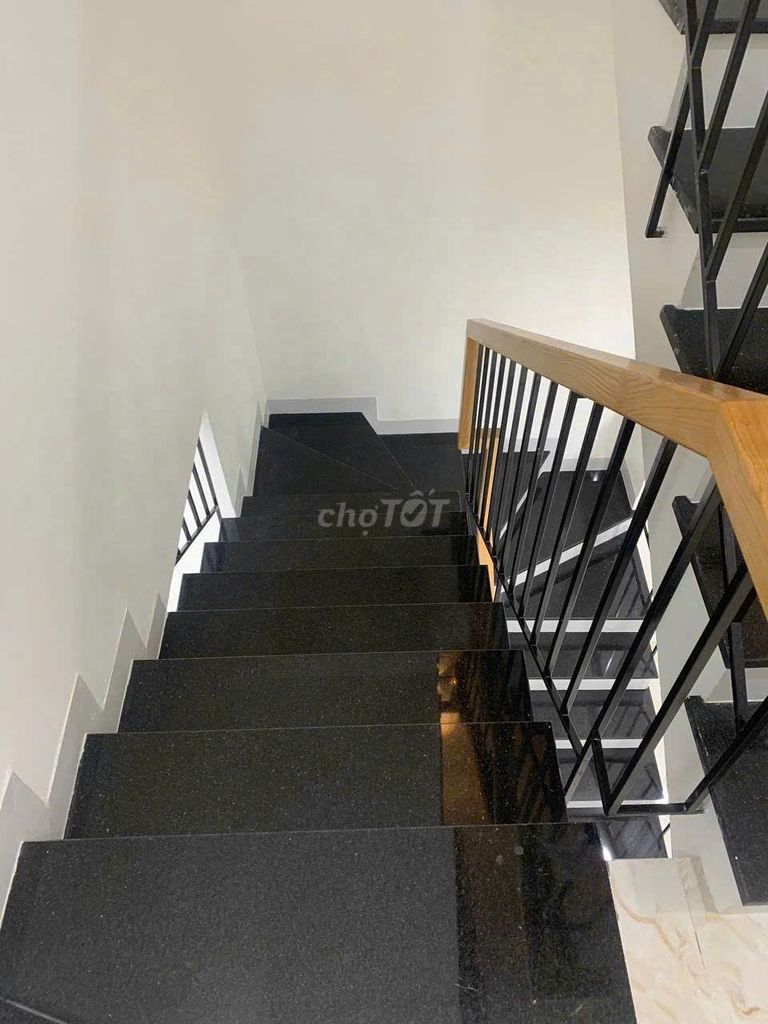 Need to rent an alley house 31/6 A Hoàng Hoa Thám-713 QTân Bình