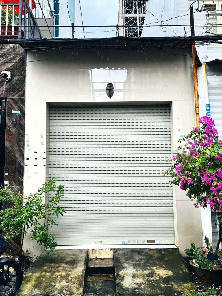 A Lê Lăng-30 x32 meters, 2 bedrooms, 8.5 million.