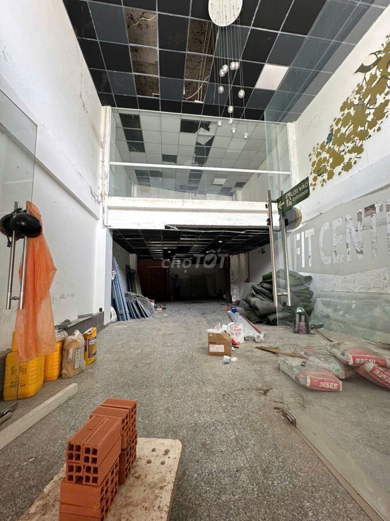 Rent a single Hòa Bình vault. 1 ground 5 floors up the roof.