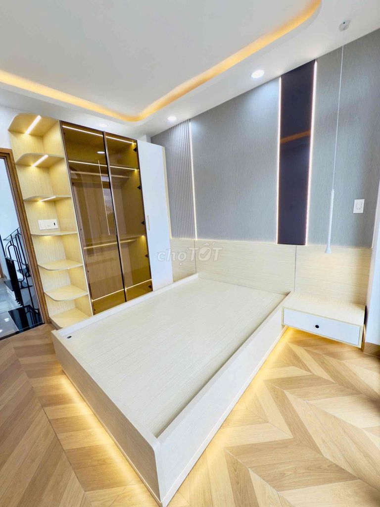 Rent a nice house, Lò Gốm. - Five. District 6.