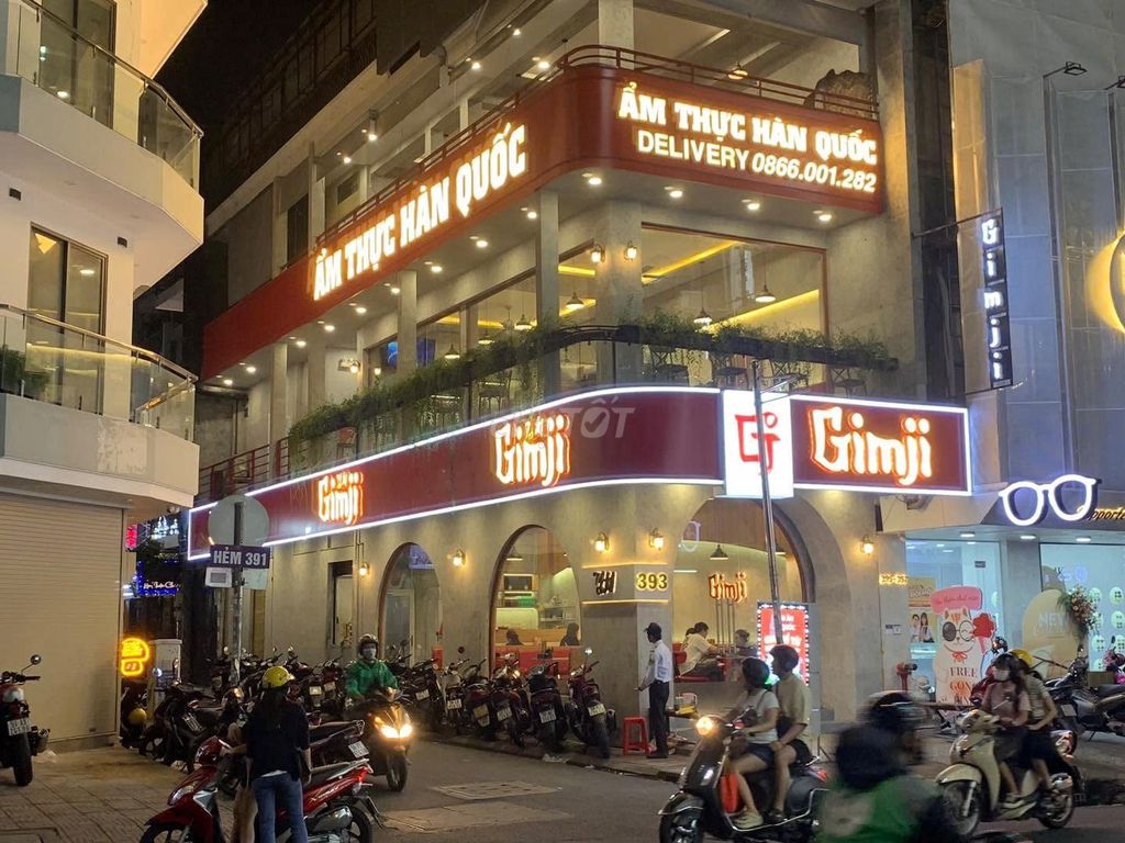 Rent 1 393 Sư Vạn Hạnh, District 10–225 M2, 3 floors, 82 million.