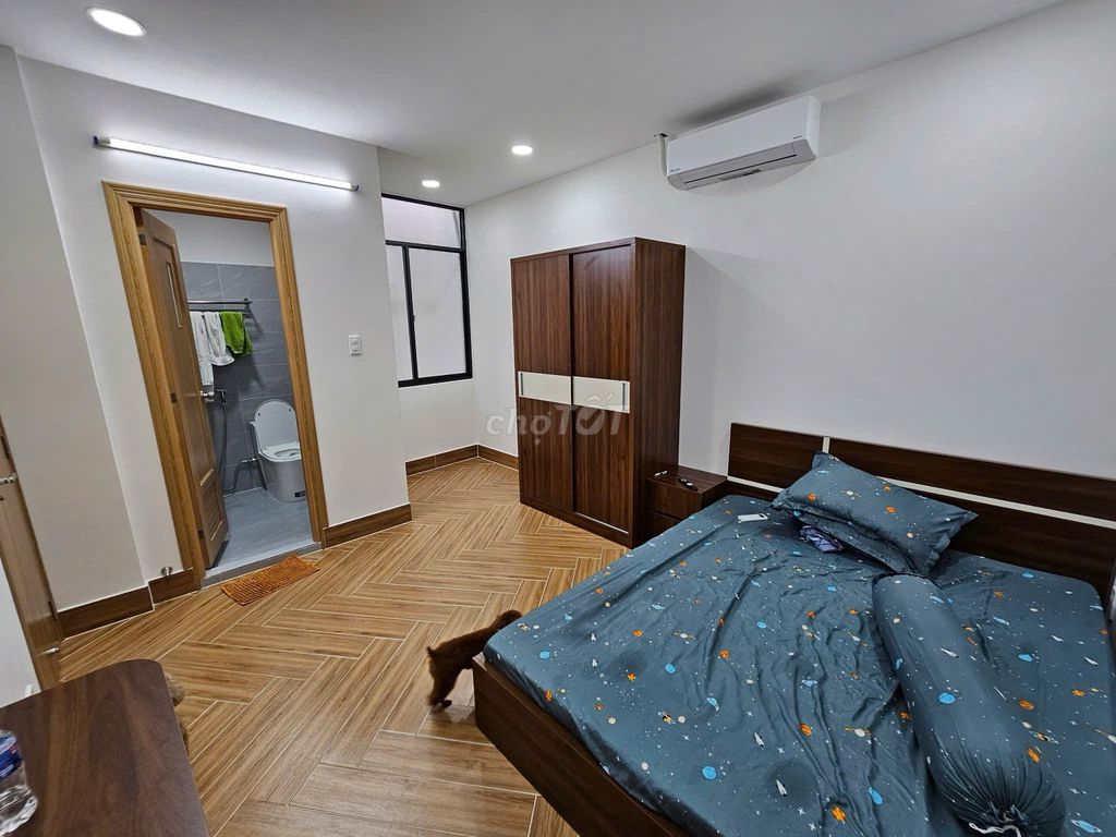 Rent a new house. It's a 12th floor.