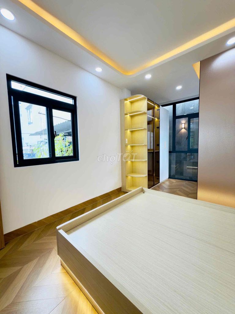 Rent a cash house 4 floors of new houses in place of 18 million.