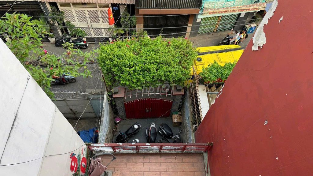 Renting an alley of 127/13 Cô Giang, Phú Nhuận - 6 rooms - 35 million