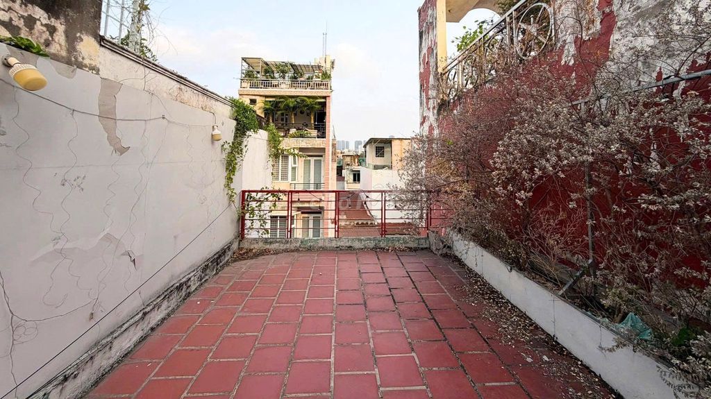 Renting an alley of 127/13 Cô Giang, Phú Nhuận - 6 rooms - 35 million