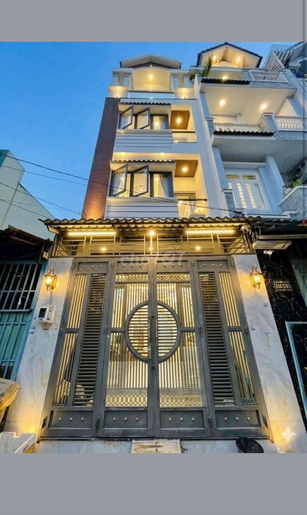 Let's rent out the original house.