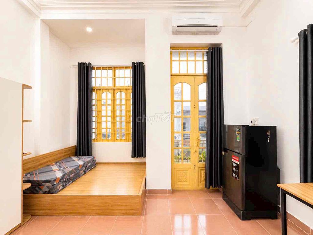 balcony - full interior