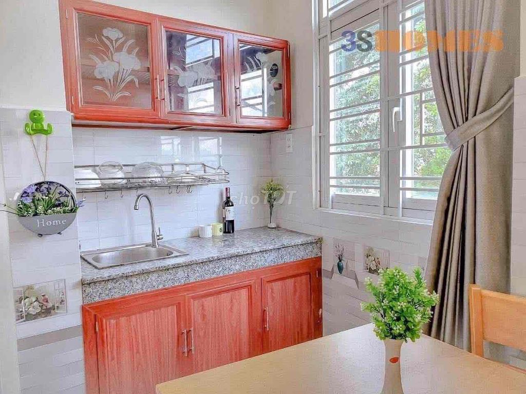 The balcony apartment next to the airport, Hongxia, Nine Dragons, Long Master, Yeung