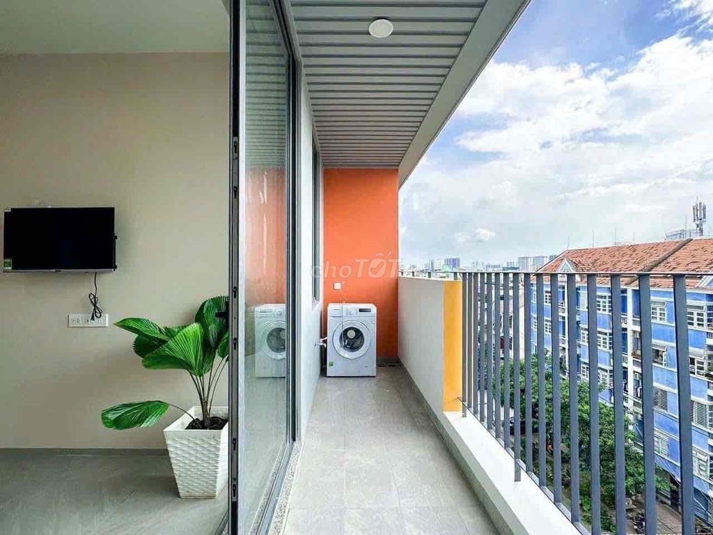 Rent the studio, a full bedroom in the heart of the 7th county.