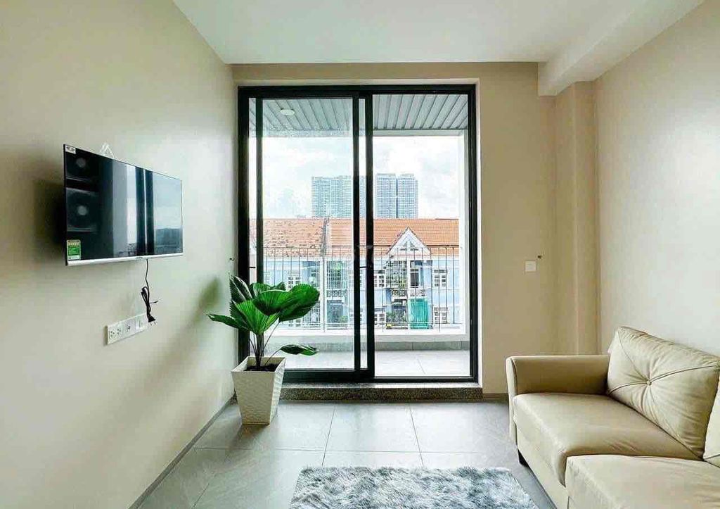 Rent the studio, a full bedroom in the heart of the 7th county.