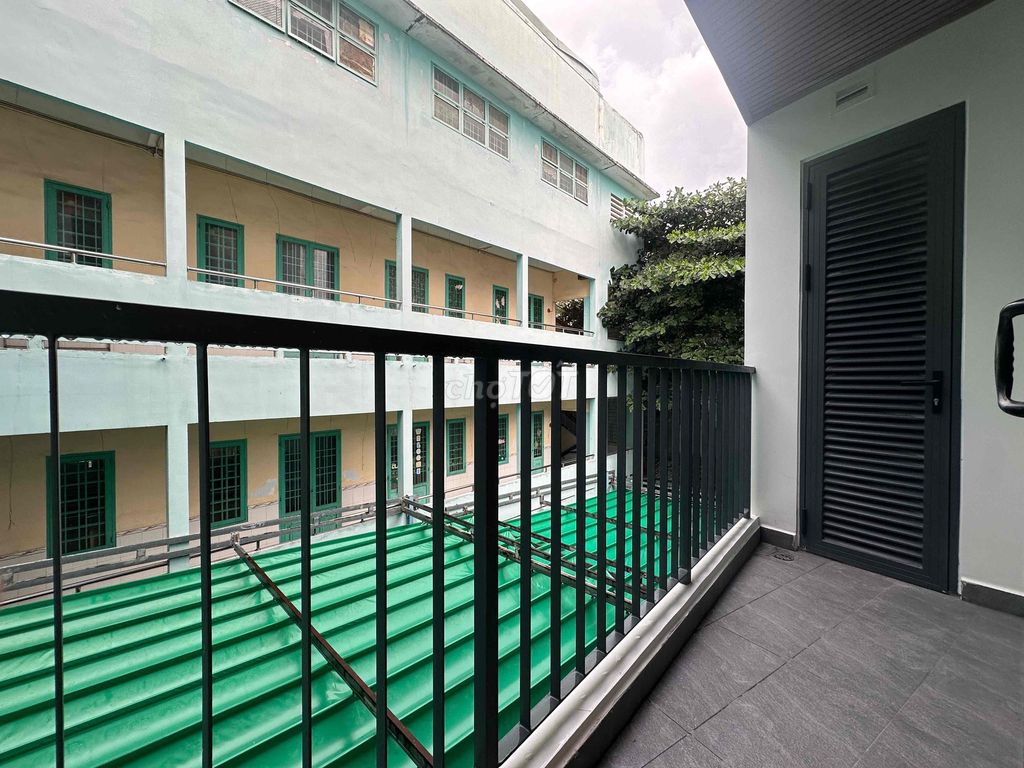 Mini's Hospital Center, 1-100.