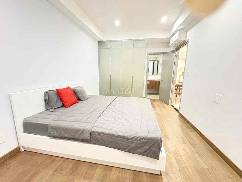 Scenic Valley 2 017 77 M2 012 bedroom 2 upper level 01000 upper level view view view crescent mall