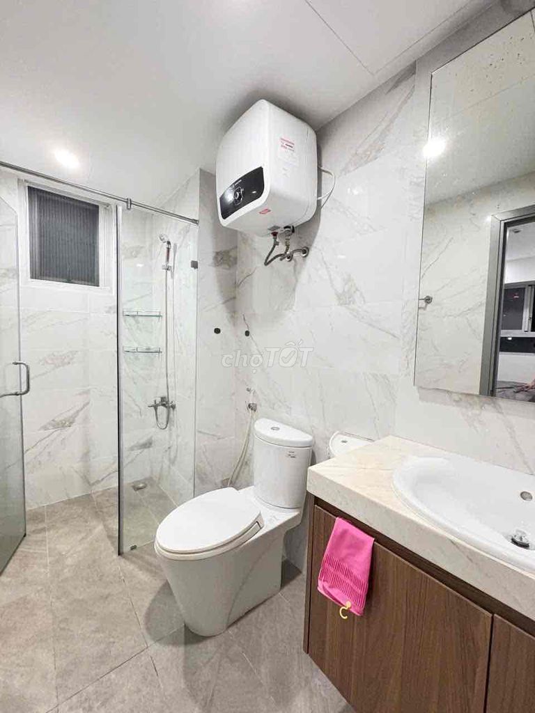 Scenic Valley 2 017 77 M2 012 bedroom 2 upper level 01000 upper level view view view crescent mall