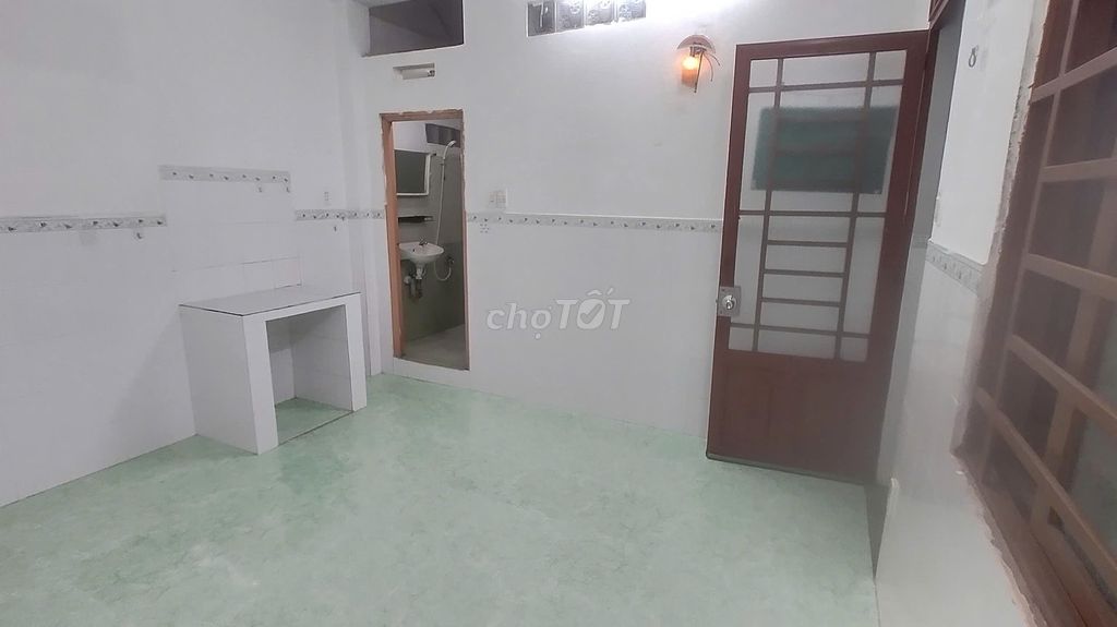Ho Chi Minh City City City toilet 17 meters of cement.