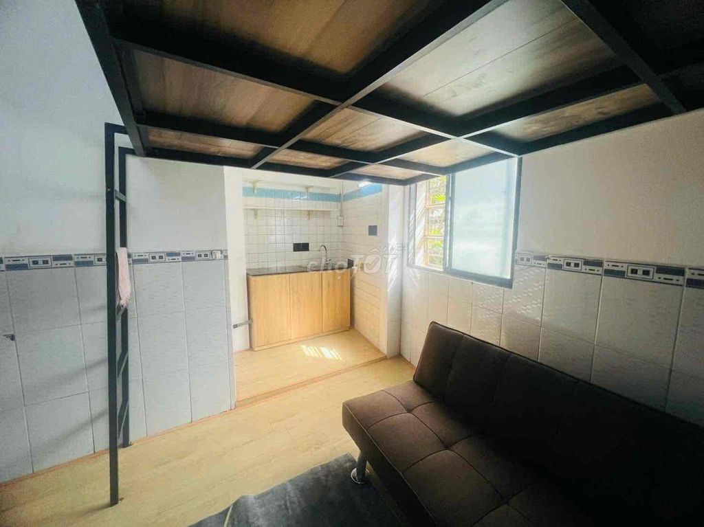 Dupex interior close to medical university, opening 5 p driving.