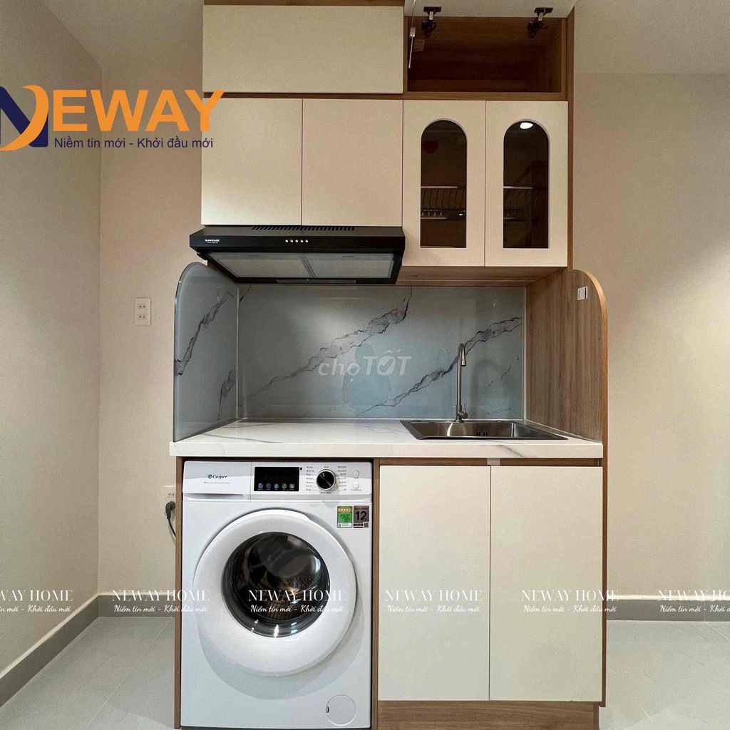 The studio is full of furniture - the private washing machine fell by the clouds