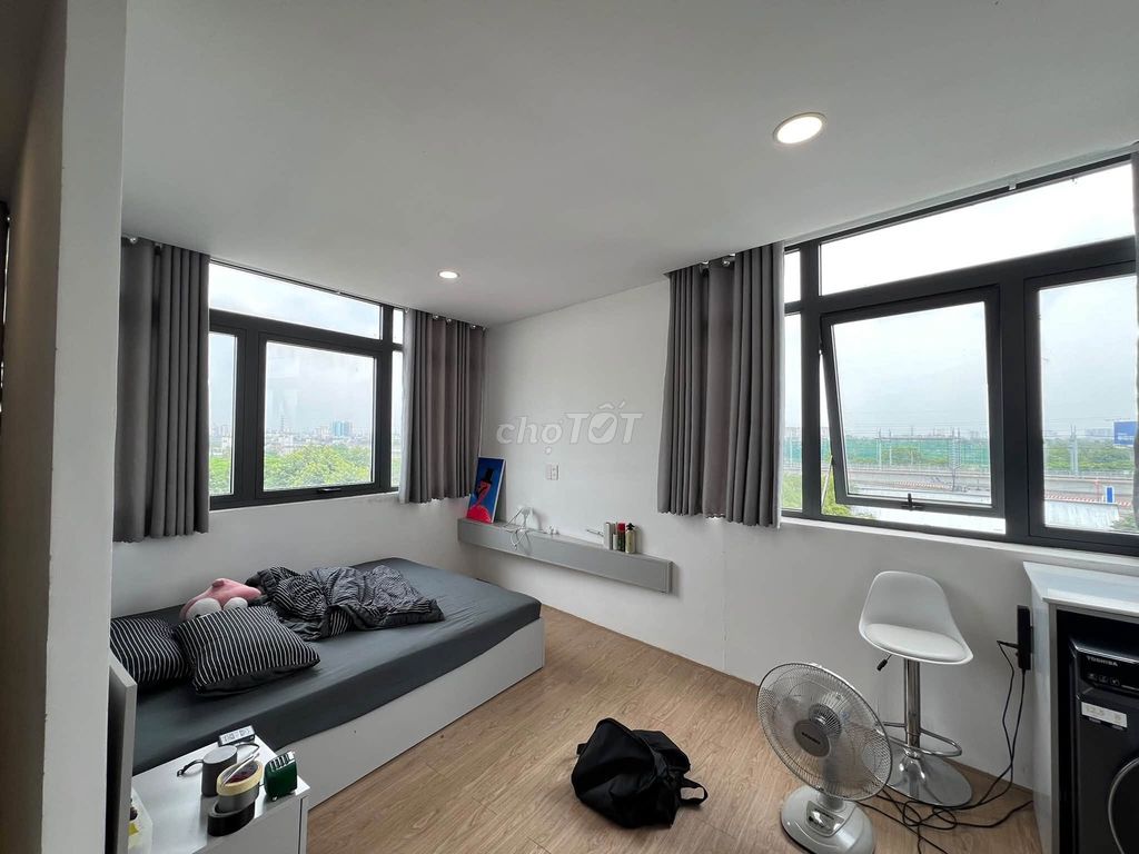 Get me the Studio High View Penetre-Full House.