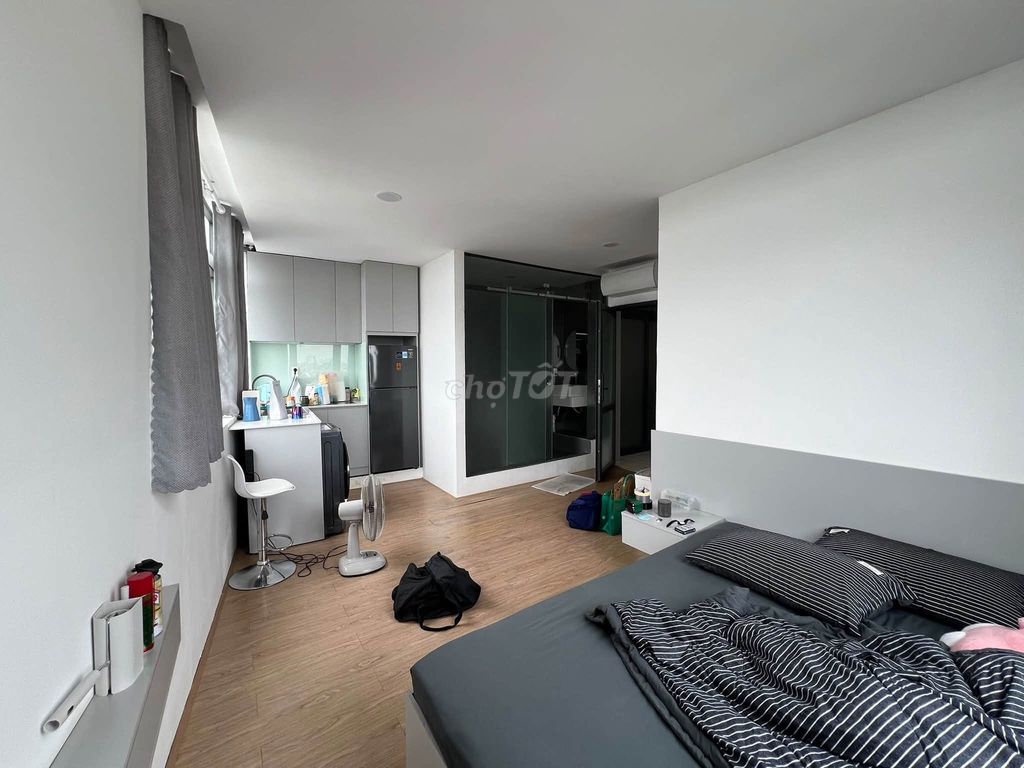 Get me the Studio High View Penetre-Full House.