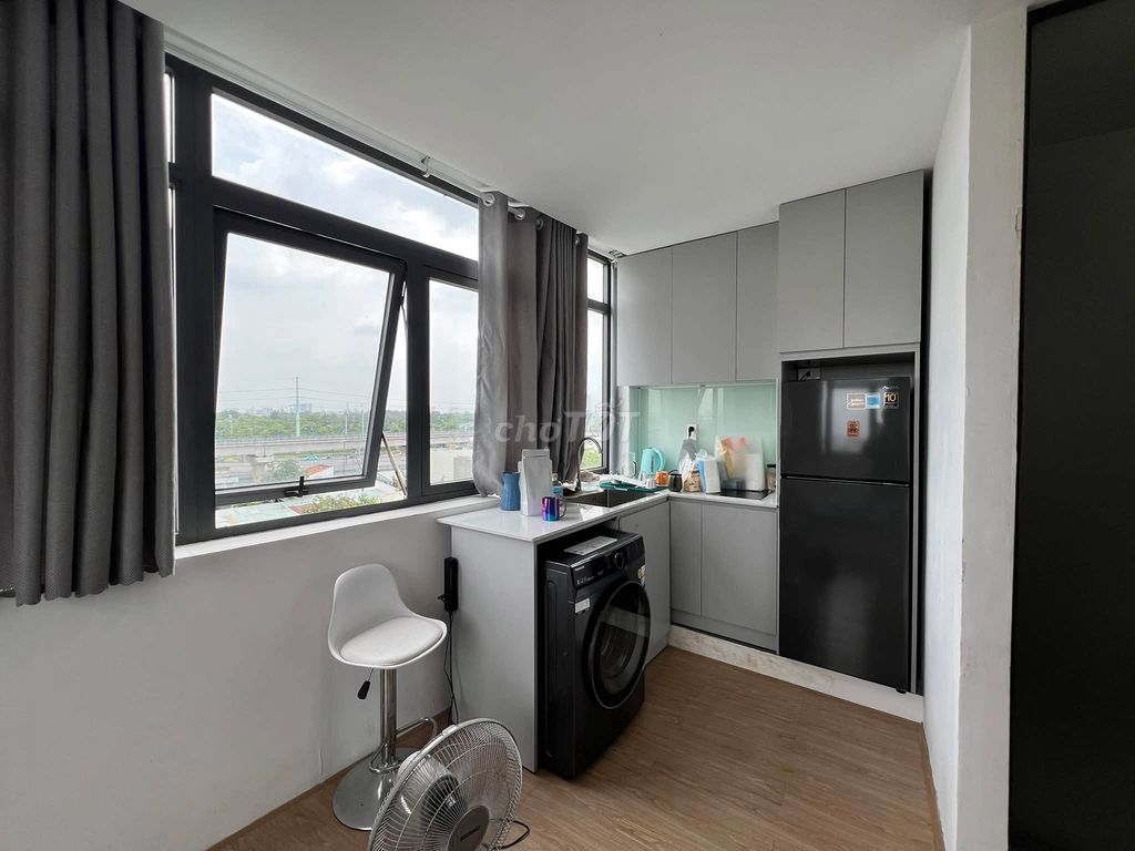 Get me the Studio High View Penetre-Full House.