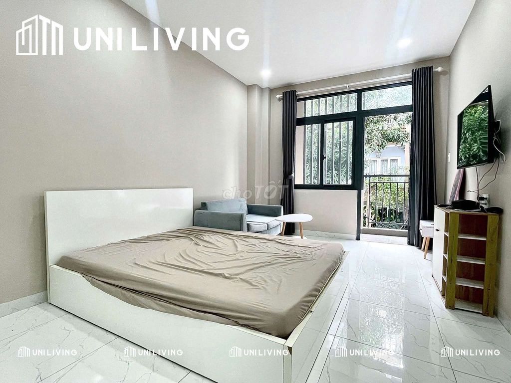 Clear a balcony bedroom right around Lý Thái Tổ.
