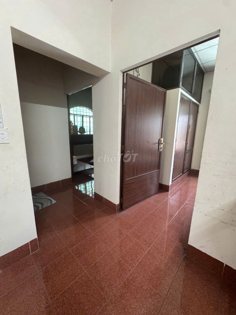 Rent the original house wide - 4 bedroom - yard to car
