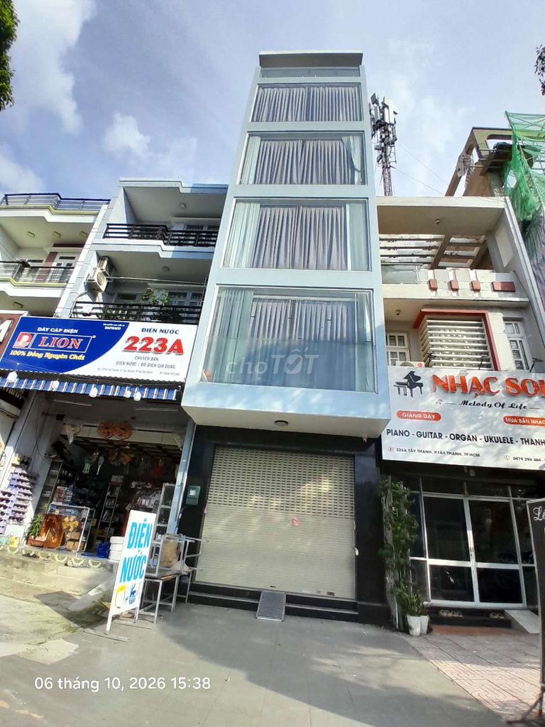 Five stories with a Tây Thạnh elevator. 50 million.