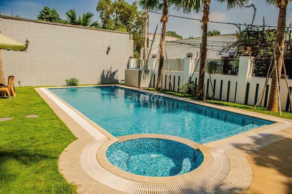 Rent a fancy villa-- Nguyễn Văn Hưởng, District 2.