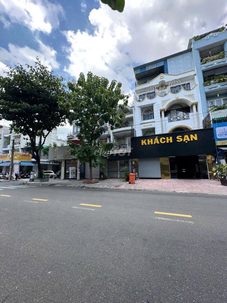 Rent a số 1 front house 4 x 20 1 1 2 floors.
