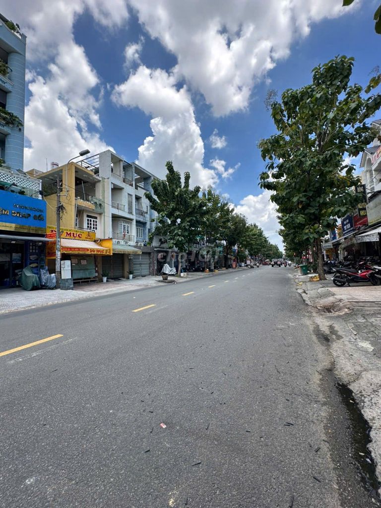 Rent a số 1 front house 4 x 20 1 1 2 floors.