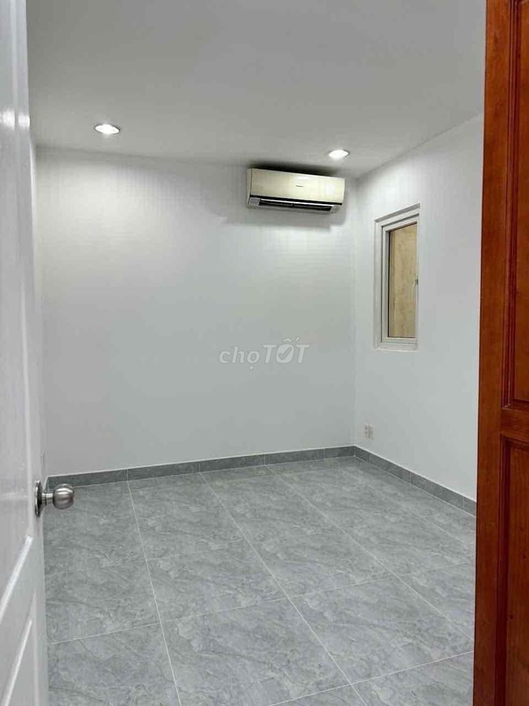 Rent Carina apartment 2 bedroom 2 toilets at 8.5 million a month.