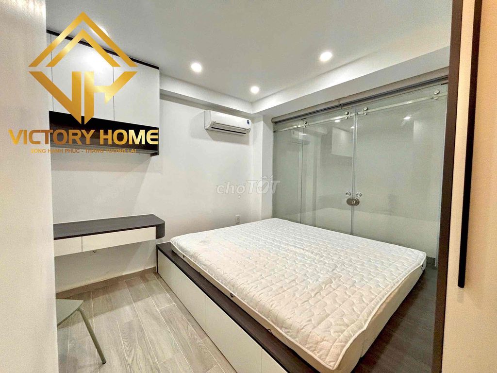 High-class apartment, one bedroom downtown.