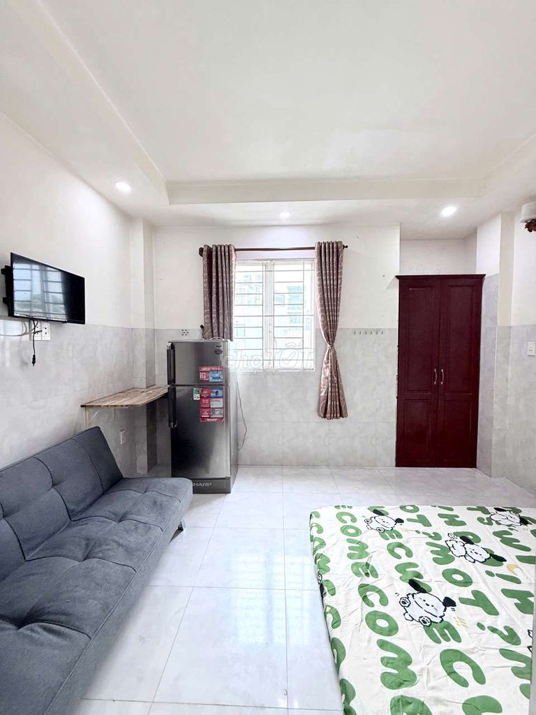 Rent the entire Tân Phú interior-- large windows, elevators, garages.