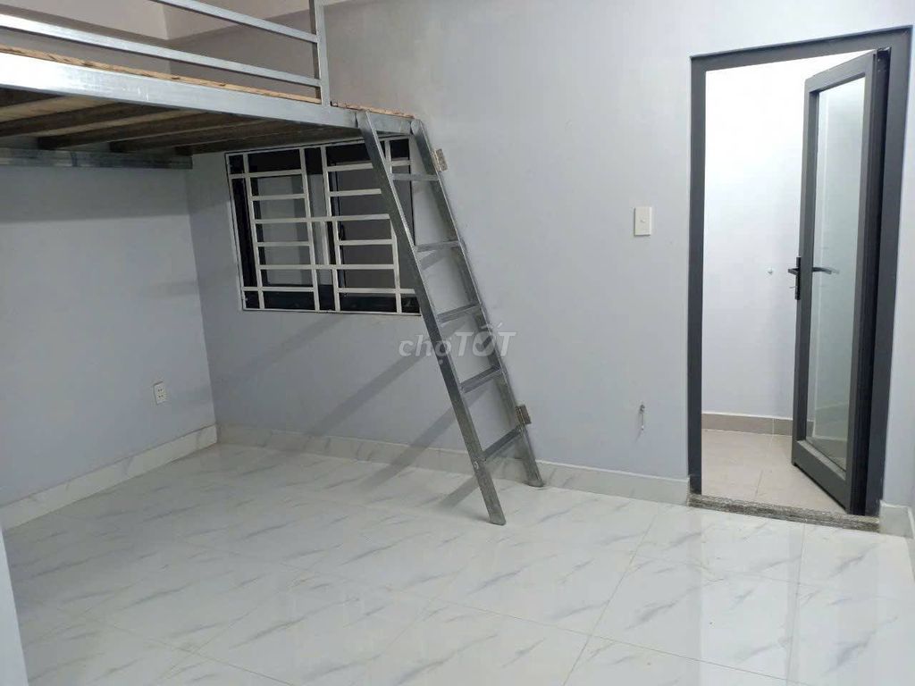 Rent a new suite with balcon, garage car, free time.