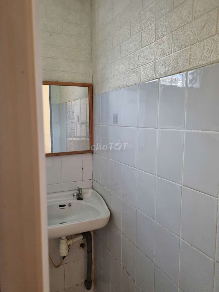 ground room Phú Nhuận, private passage, now free.
