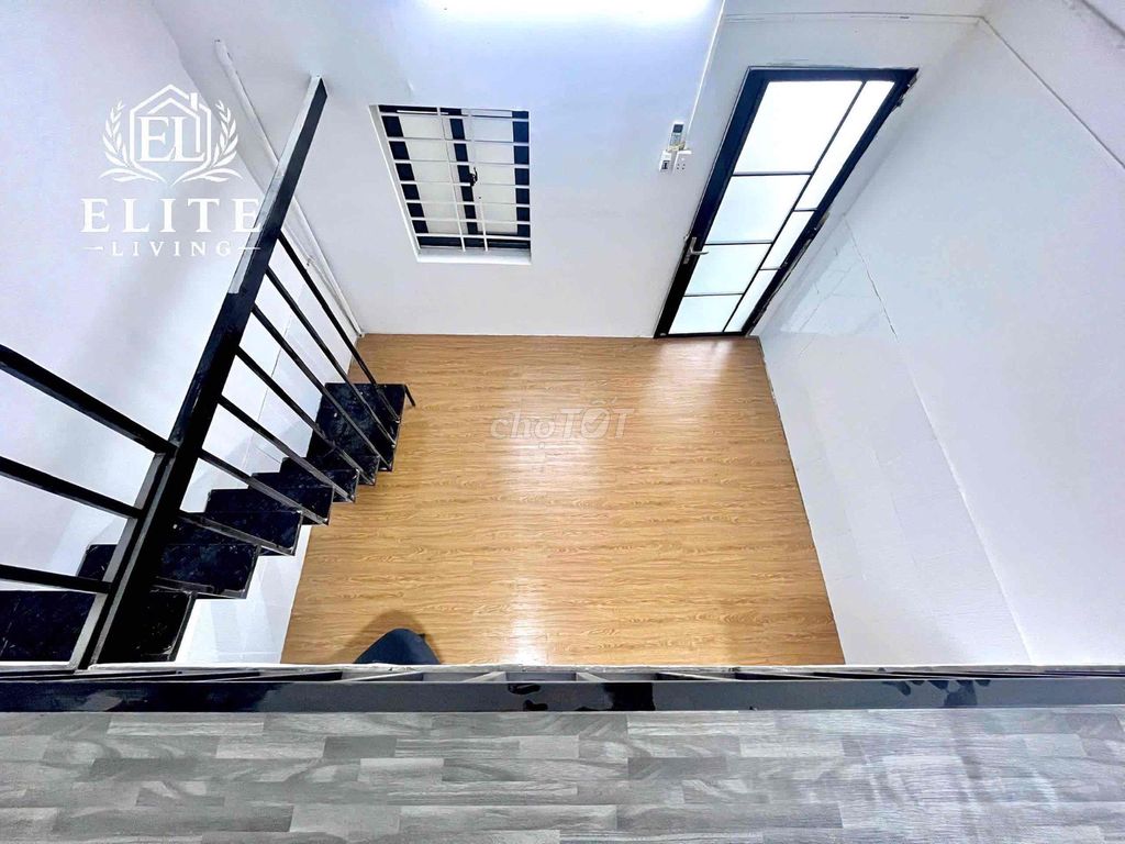 It's the perfect suite near the manro chicken house.