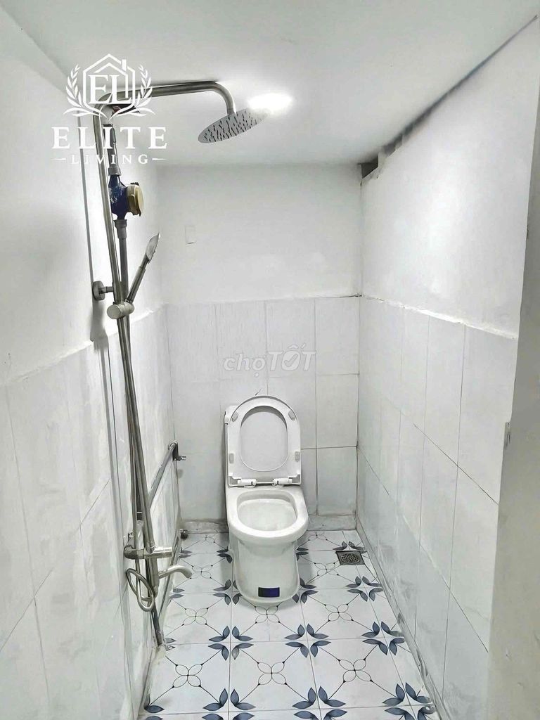 It's the perfect suite near the manro chicken house.