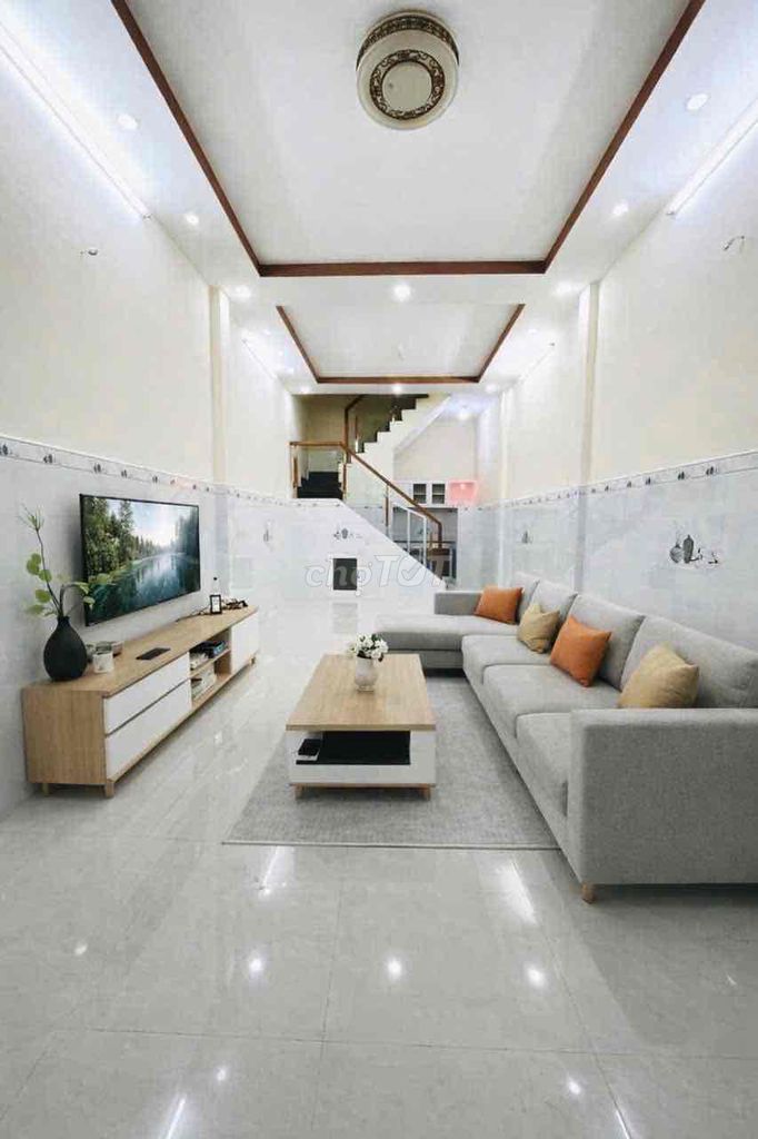 Rent a new building. 44/ Nguyễn Duy Cung-712.